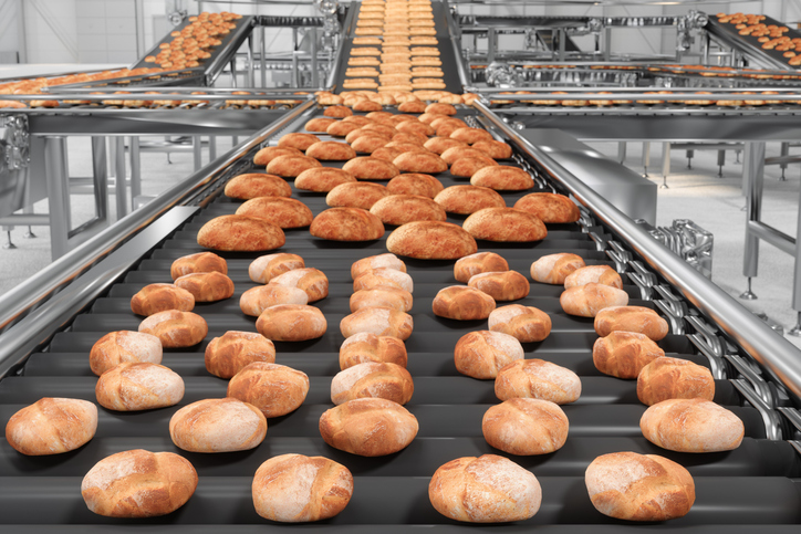 Image représentant une ligne de production de petits pains dans l'agroalimentaire