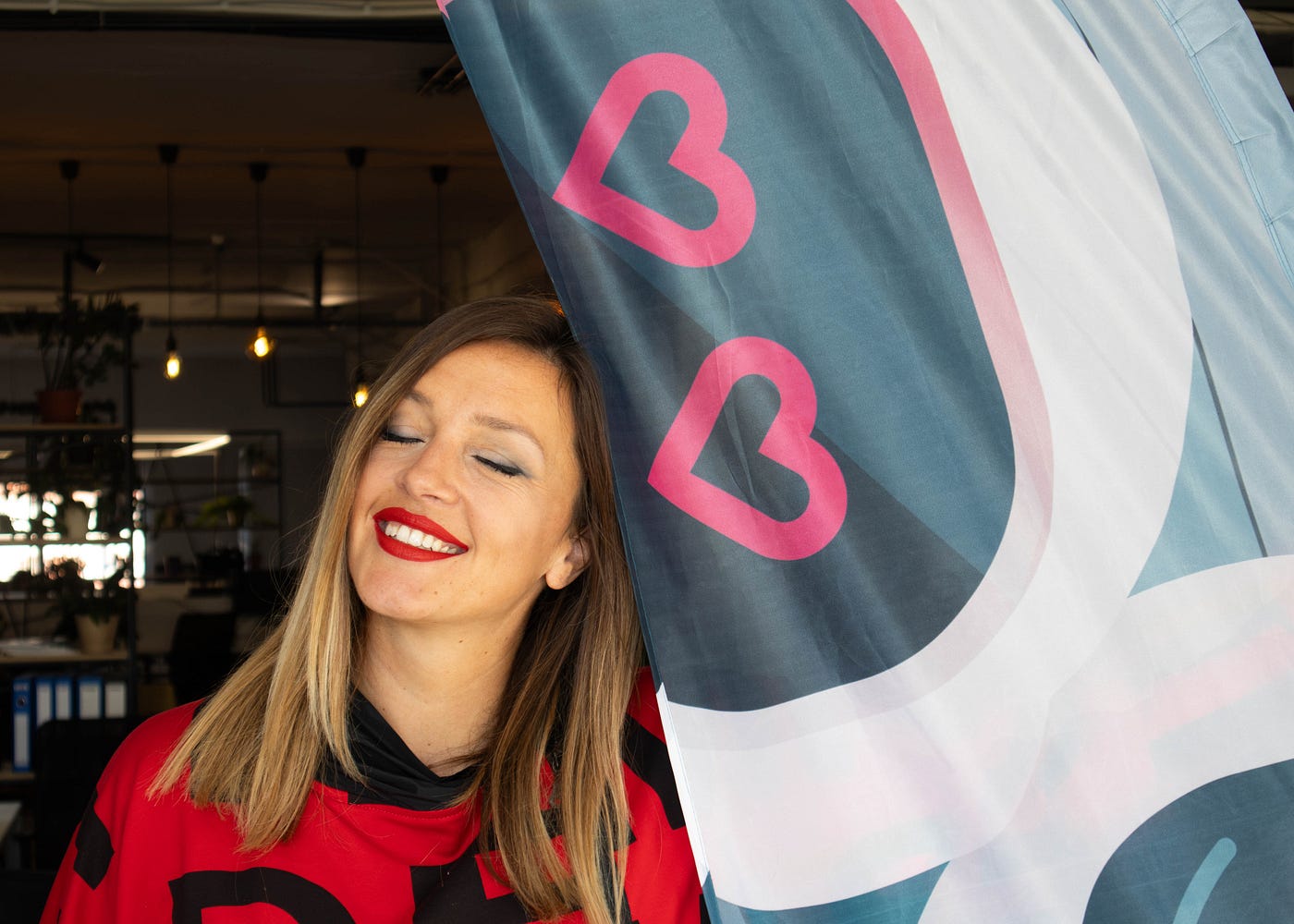 Woman posing with a bright, friendly smile