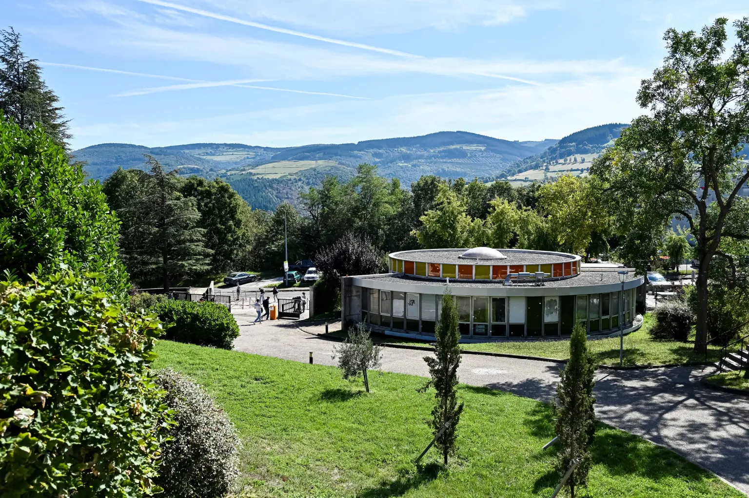 L'ENISE, école nationale d'ingénieurs de Saint-Étienne, un point de passage du parcours.