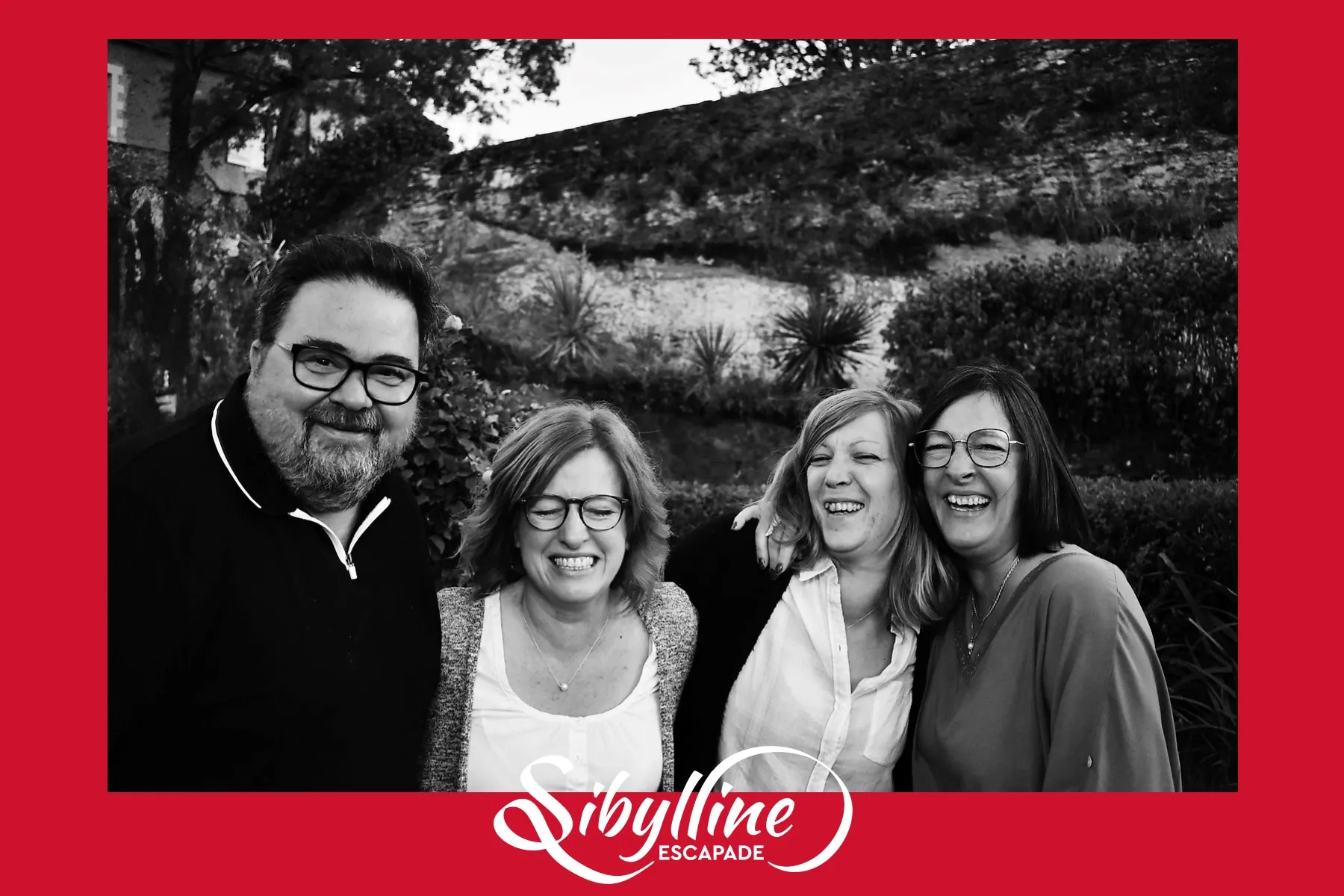Équipe Sybilline photobooth événement entreprise noir blanc