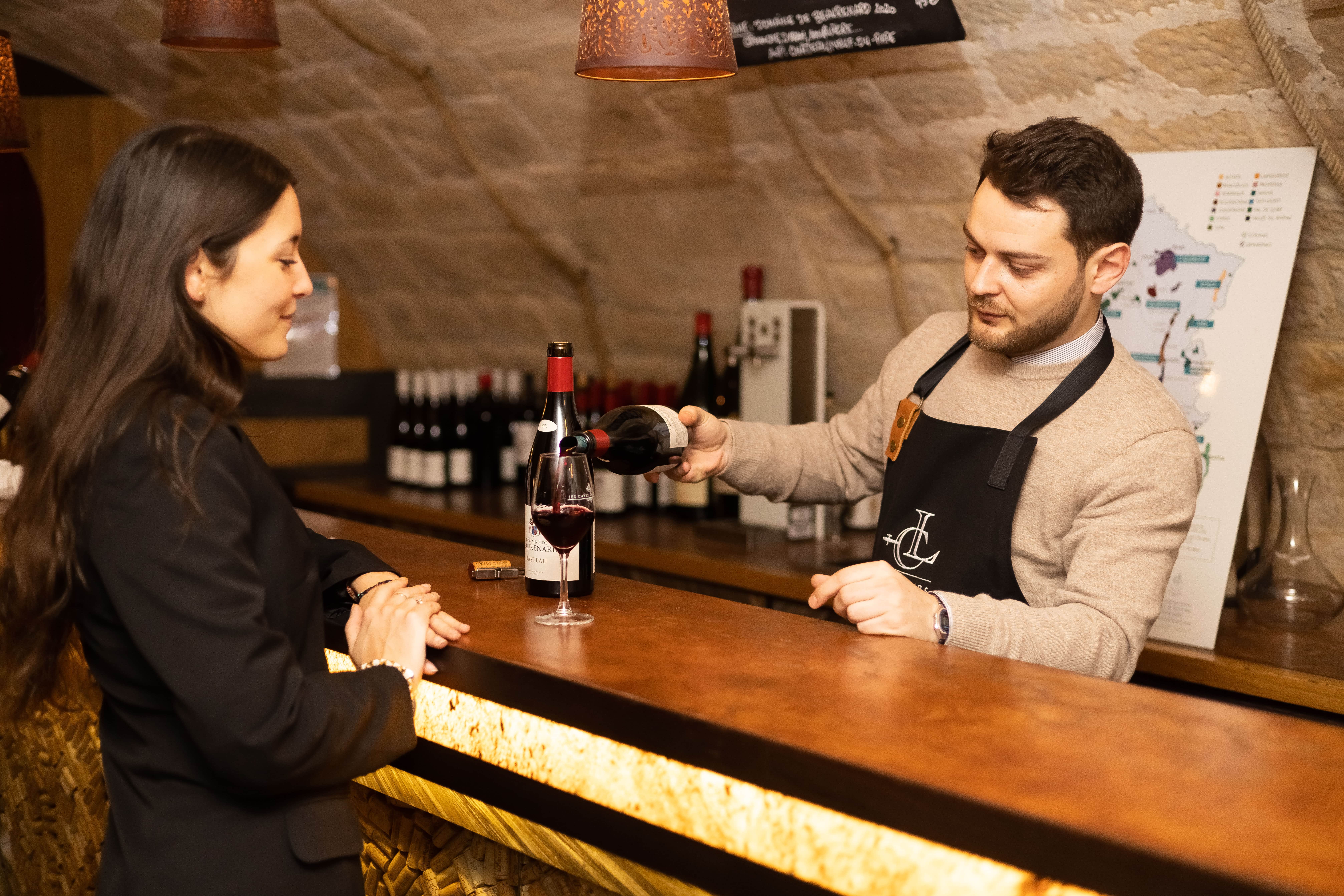 Salle intérieur bar à vin Ochateau