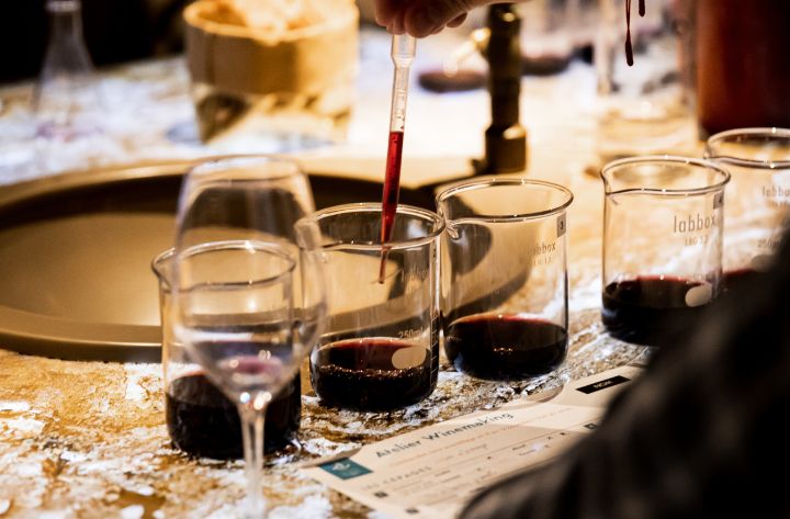 Best Wine Tasting Experiences in Paris : 2026 Guide