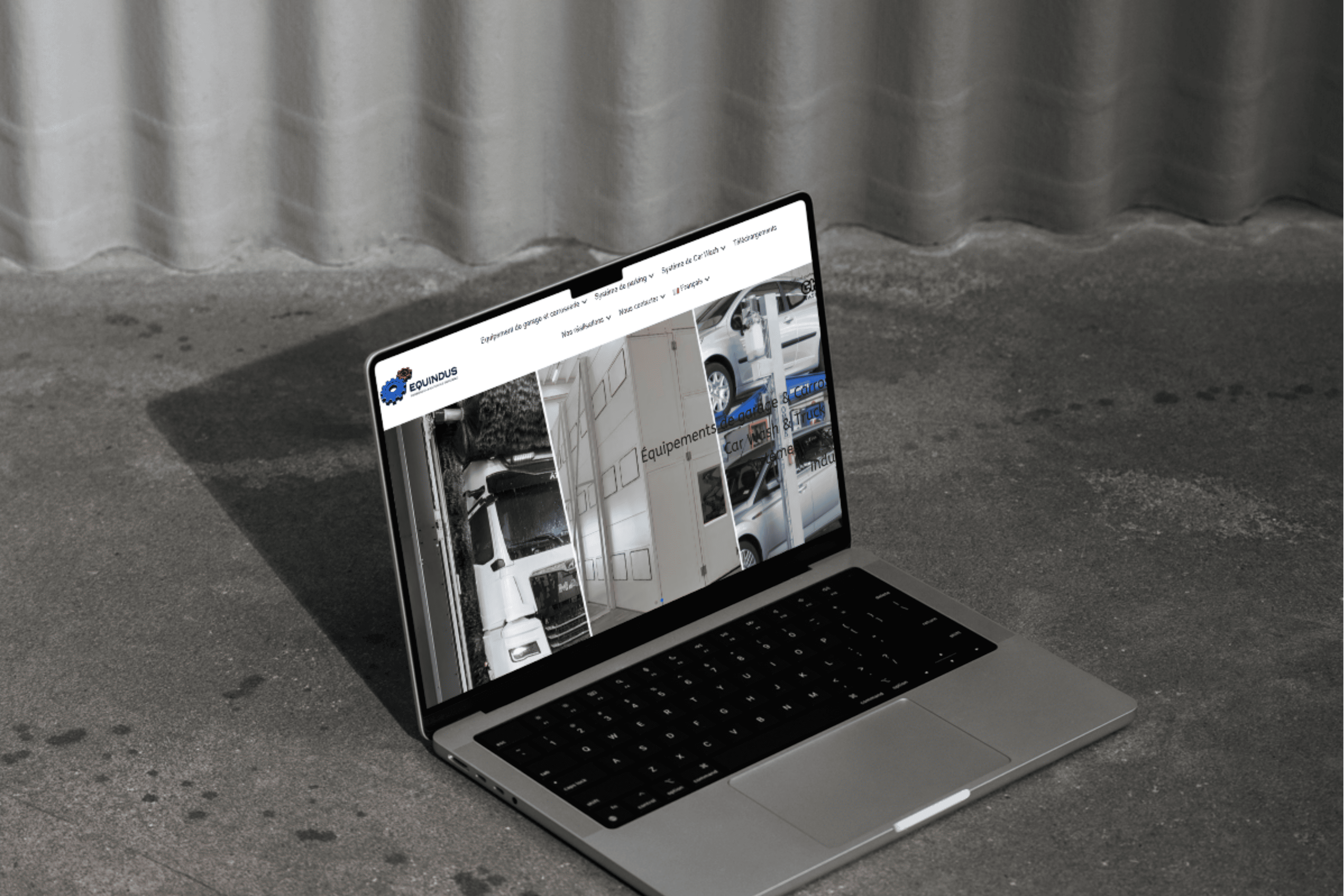 Mockup d'un pc qui affiche un site internet