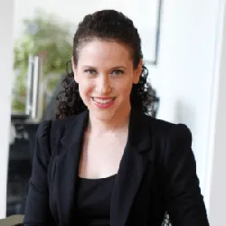 Lindsay Gruber Headshot