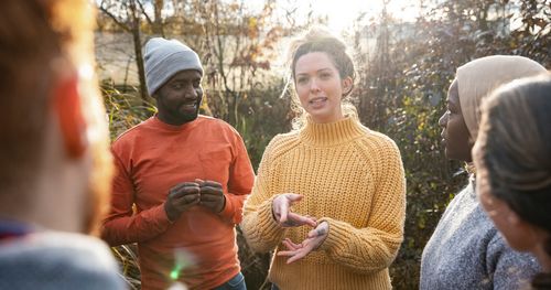 Team volunteering in winter