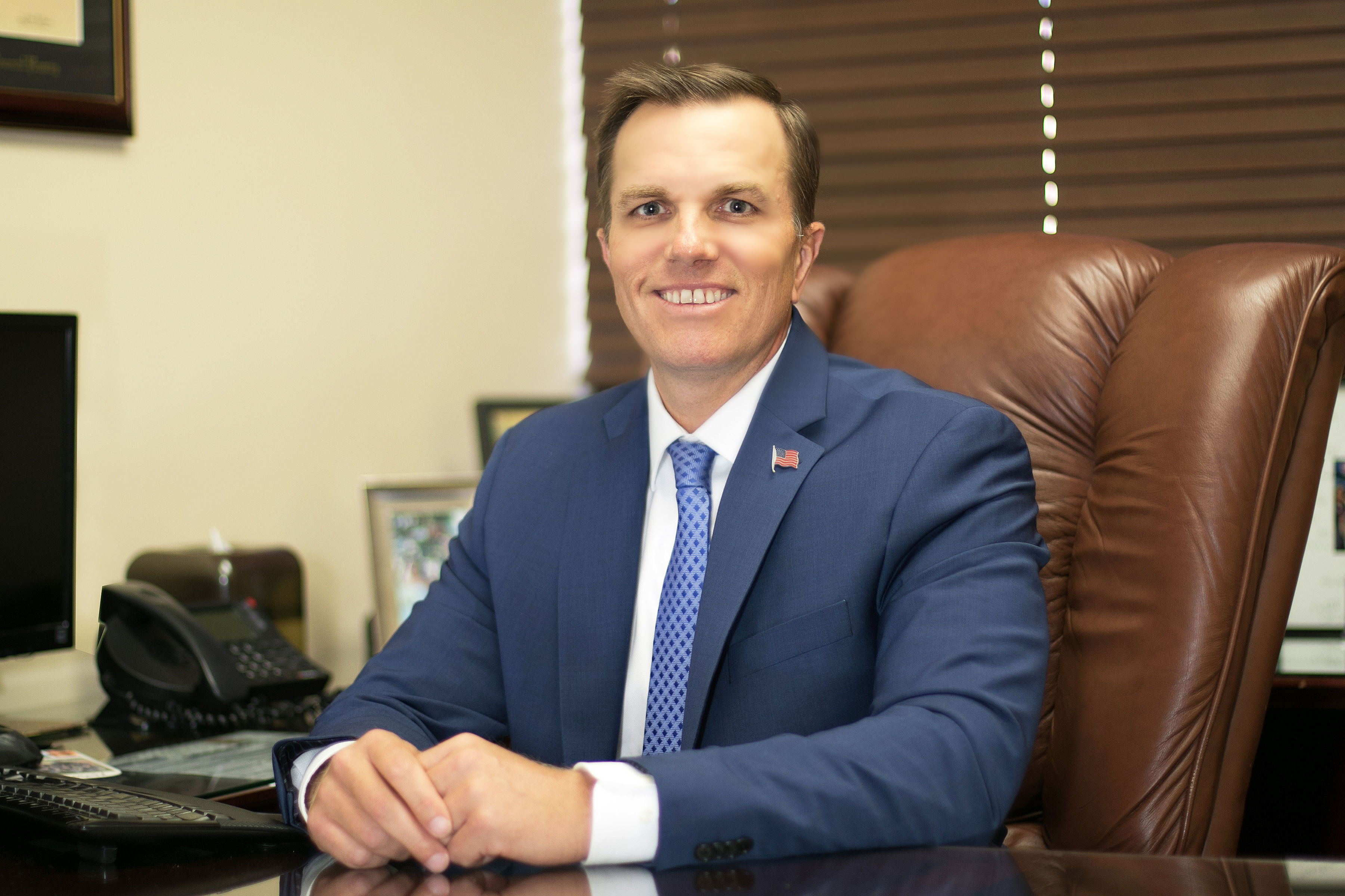 Kyle Schneider Headshot.jpg