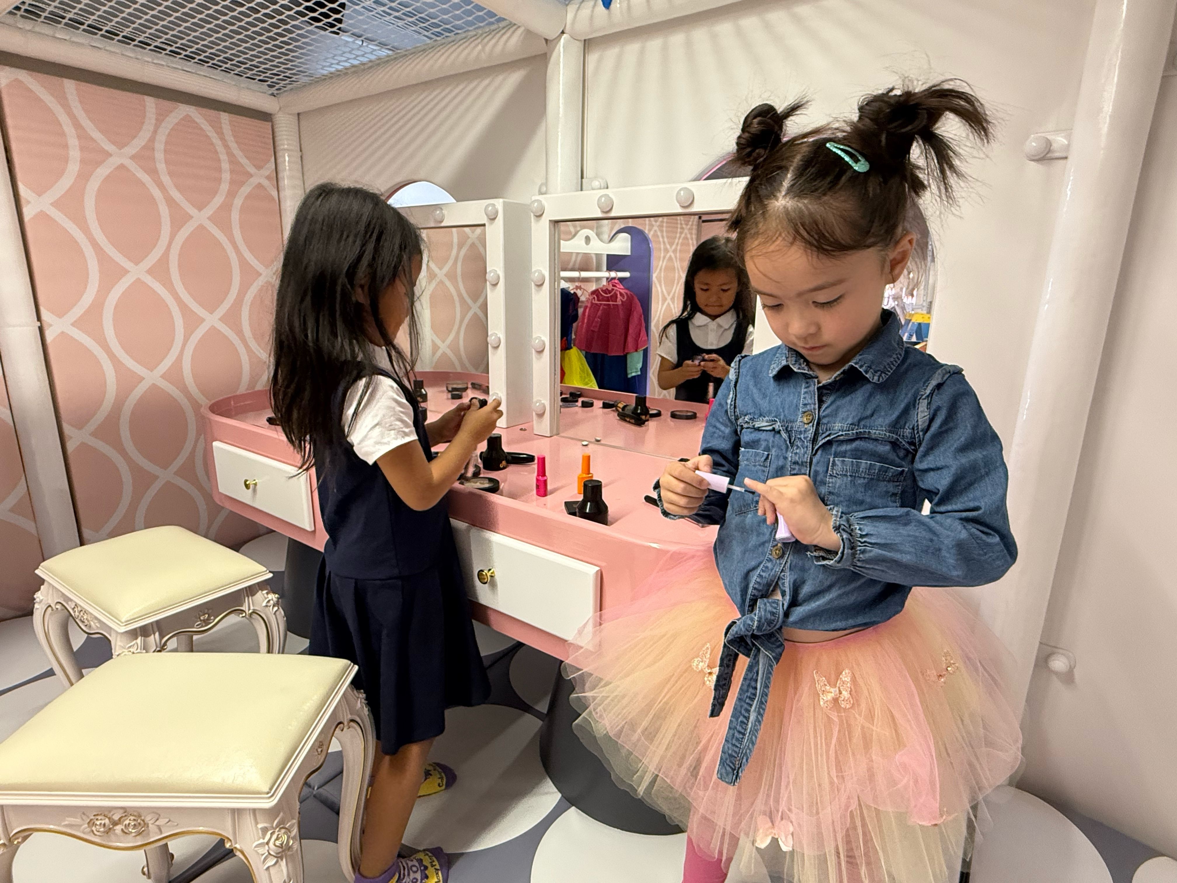 Unleash Your Imagination in Our Playful Environment!