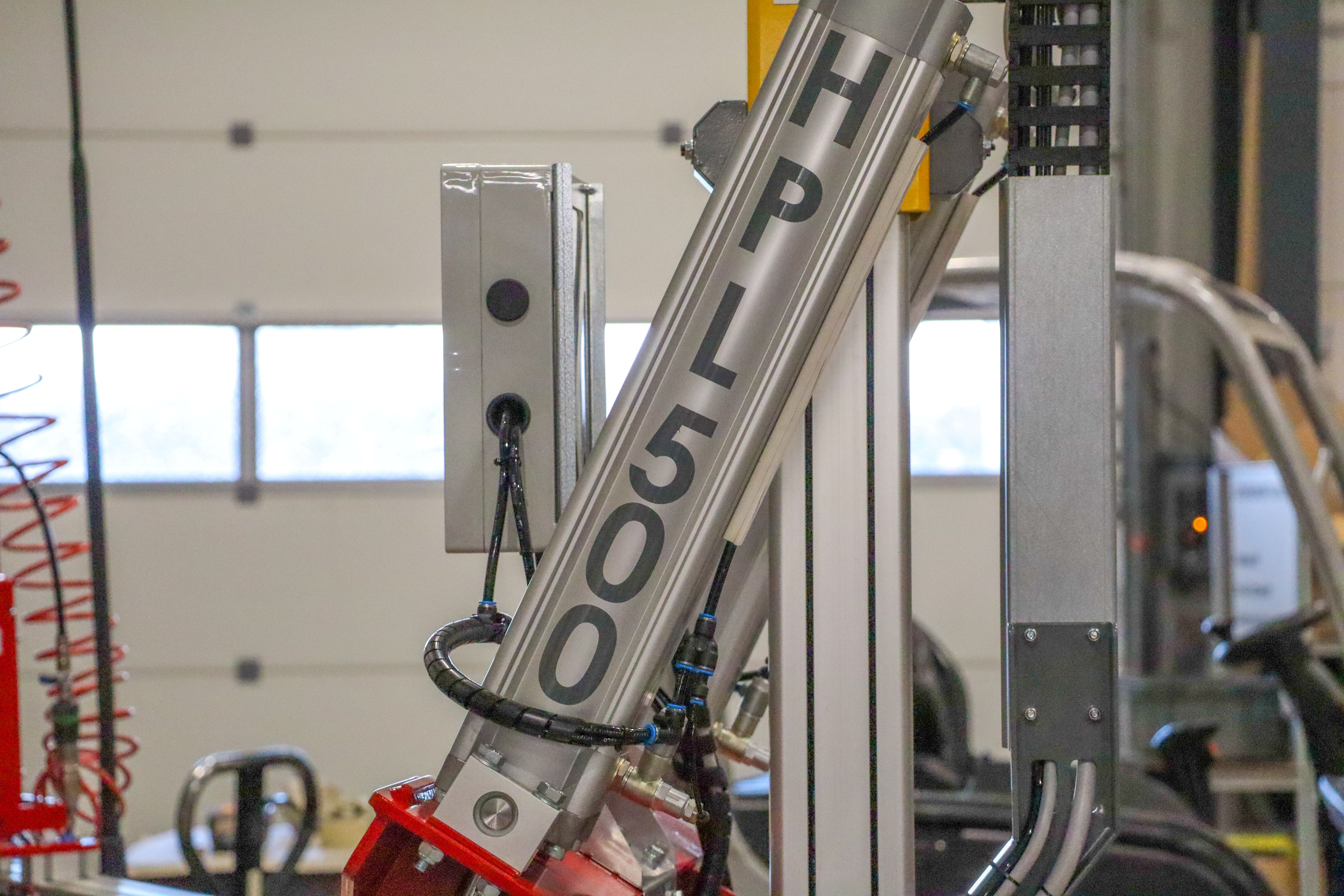 HPL 500 telescoopliftsysteem met stabiele geleiding voor het ergonomisch hanteren van zware en excentrische producten