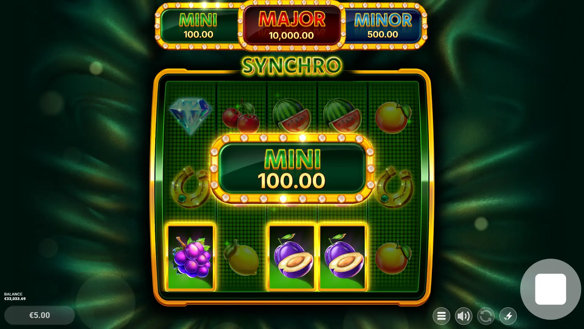 Synchro slot jackpot screen showing Mini prize of 100.00 with fruit symbols on reels.