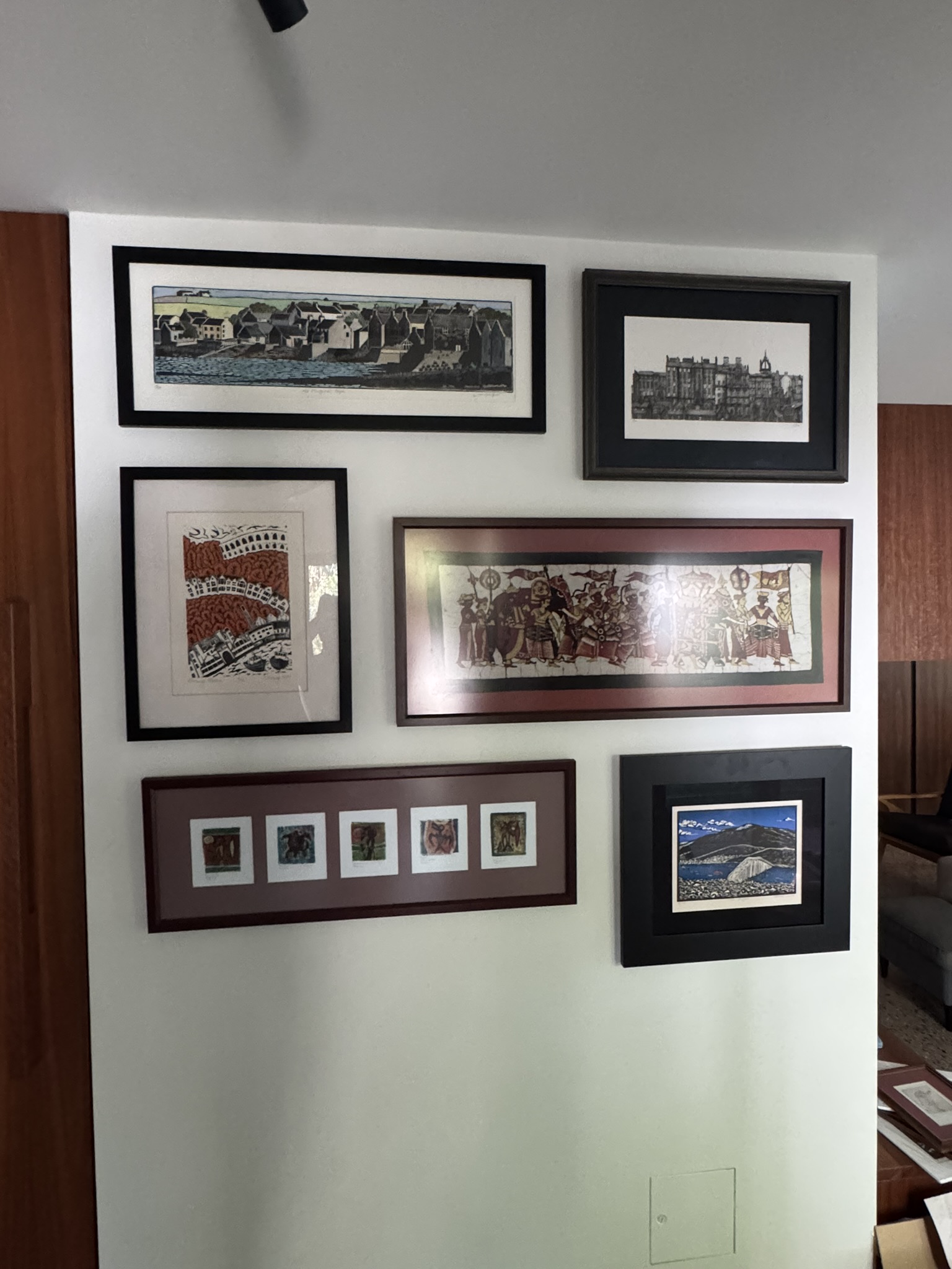 Picture Hanging Clayfield | Artwork and Mirror Installation
