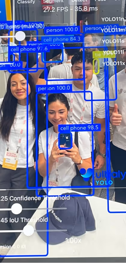 El equipo de Ultralytics durante el South Summit de Madrid 2025