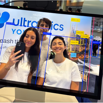 El equipo de Ultralytics durante CVPR 2025 en Nashville