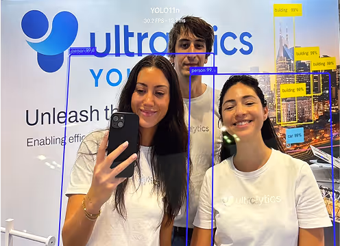 El equipo de Ultralytics durante CVPR 2025 en Nashville