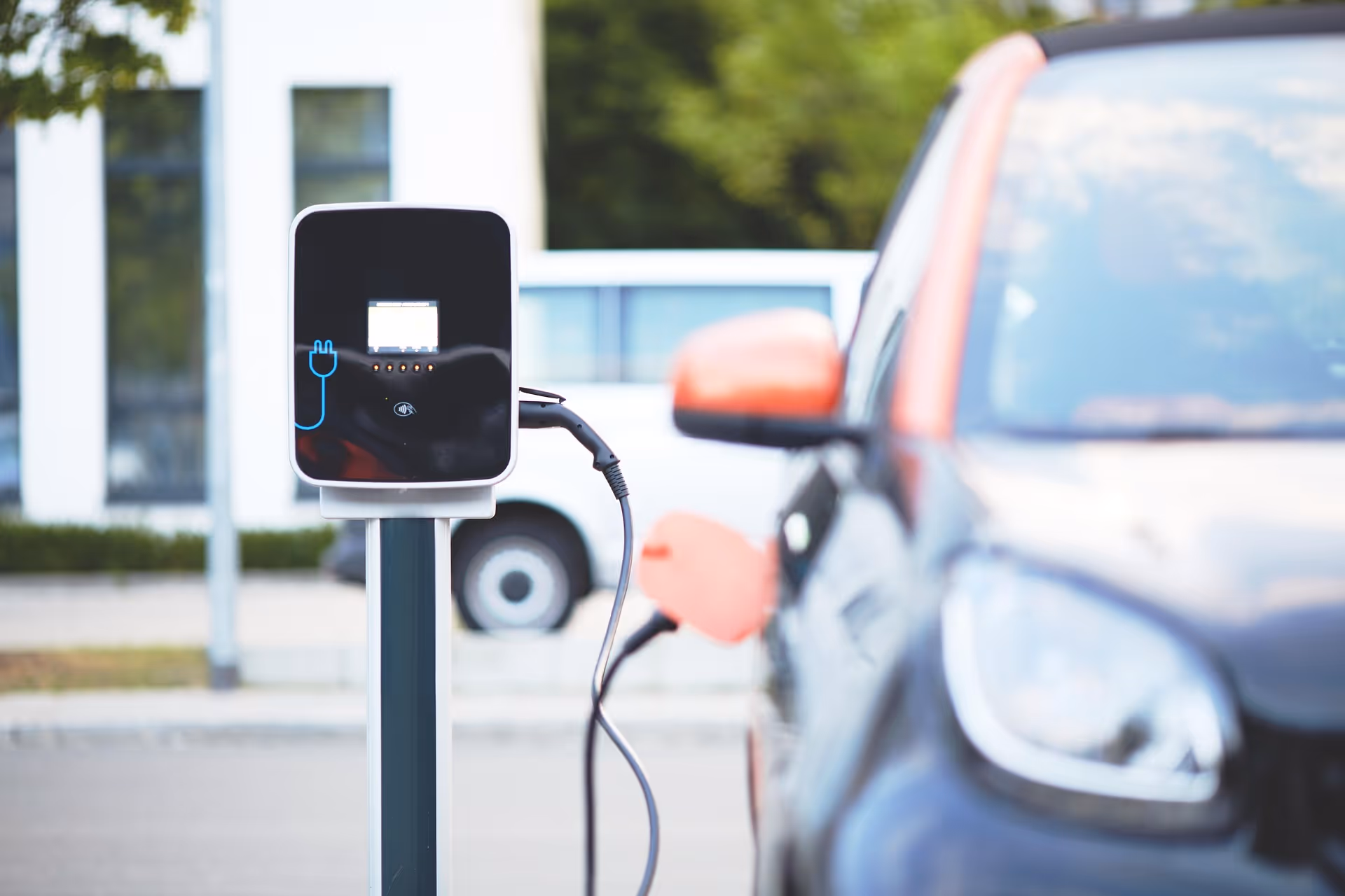 Depotladen für elektrische Nutzfahrzeuge am Betriebshof