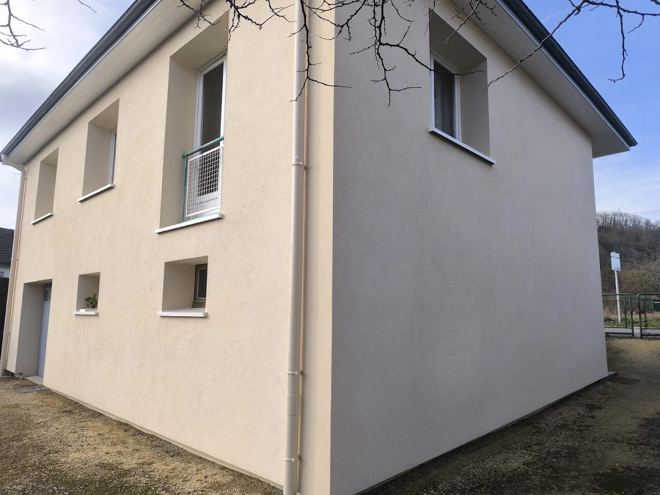 Ravalement de façade terminé par DLS Façade dans la Drôme