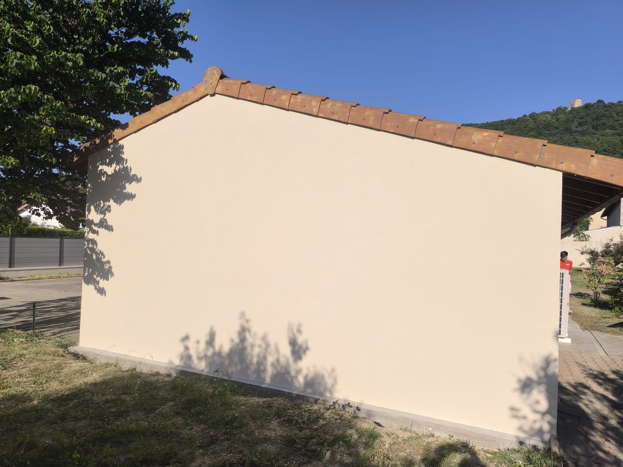 Isolation thermique par l'extérieur en laine de roche réalisé par DLS Façade à Romans-Sur-Isère.
