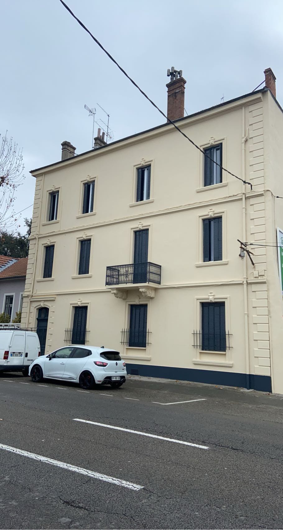 Isolation thermique par l'extérieur en fibre de bois réalisé par DLS Façade à Romans-Sur-Isère.
