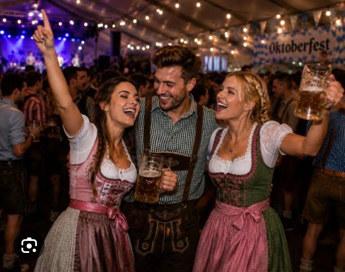 Oktoberfestmotiv med tre personer i traditionella festkläder och ölglas.