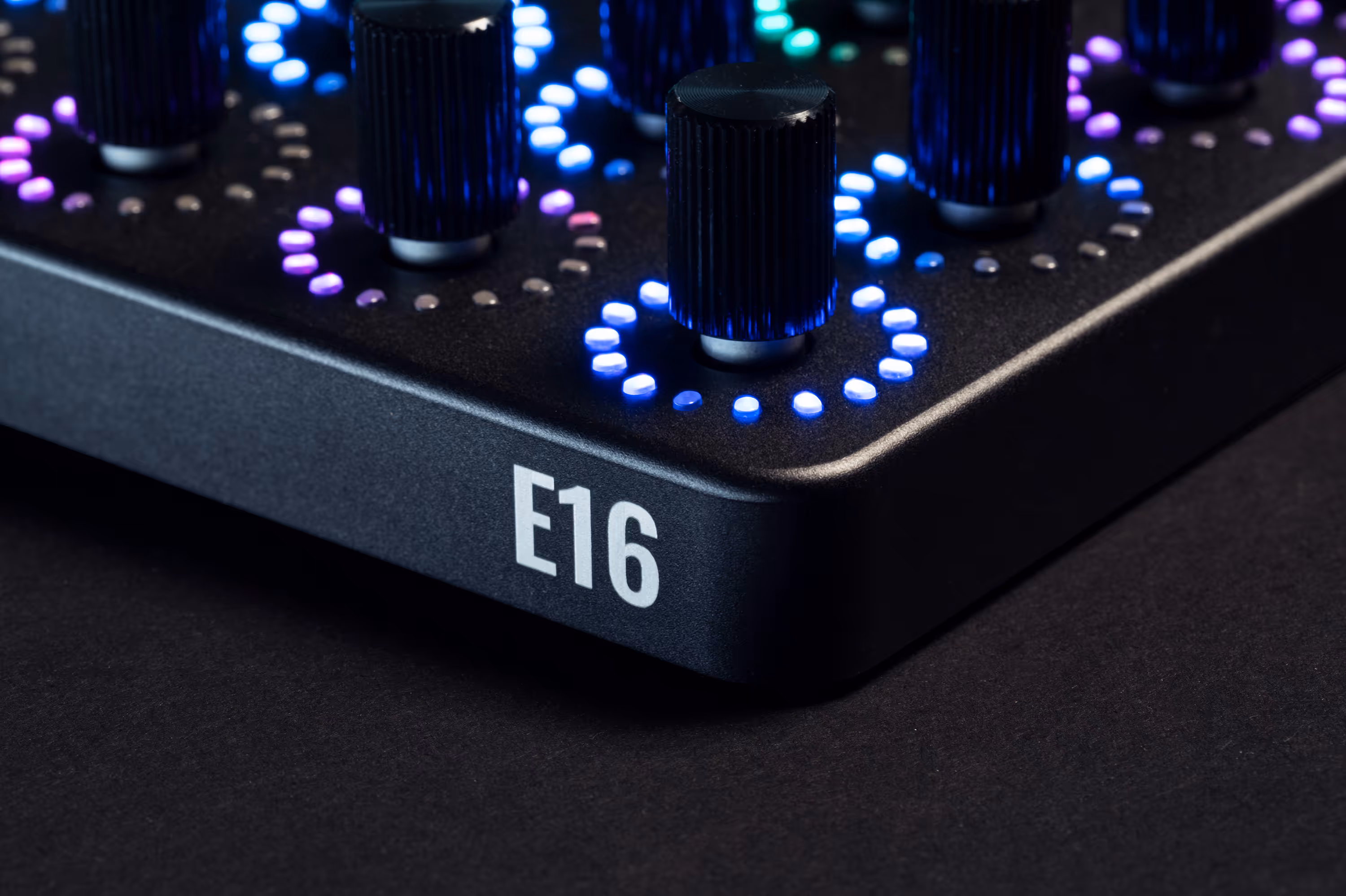 OXI E16, photo angle, avif