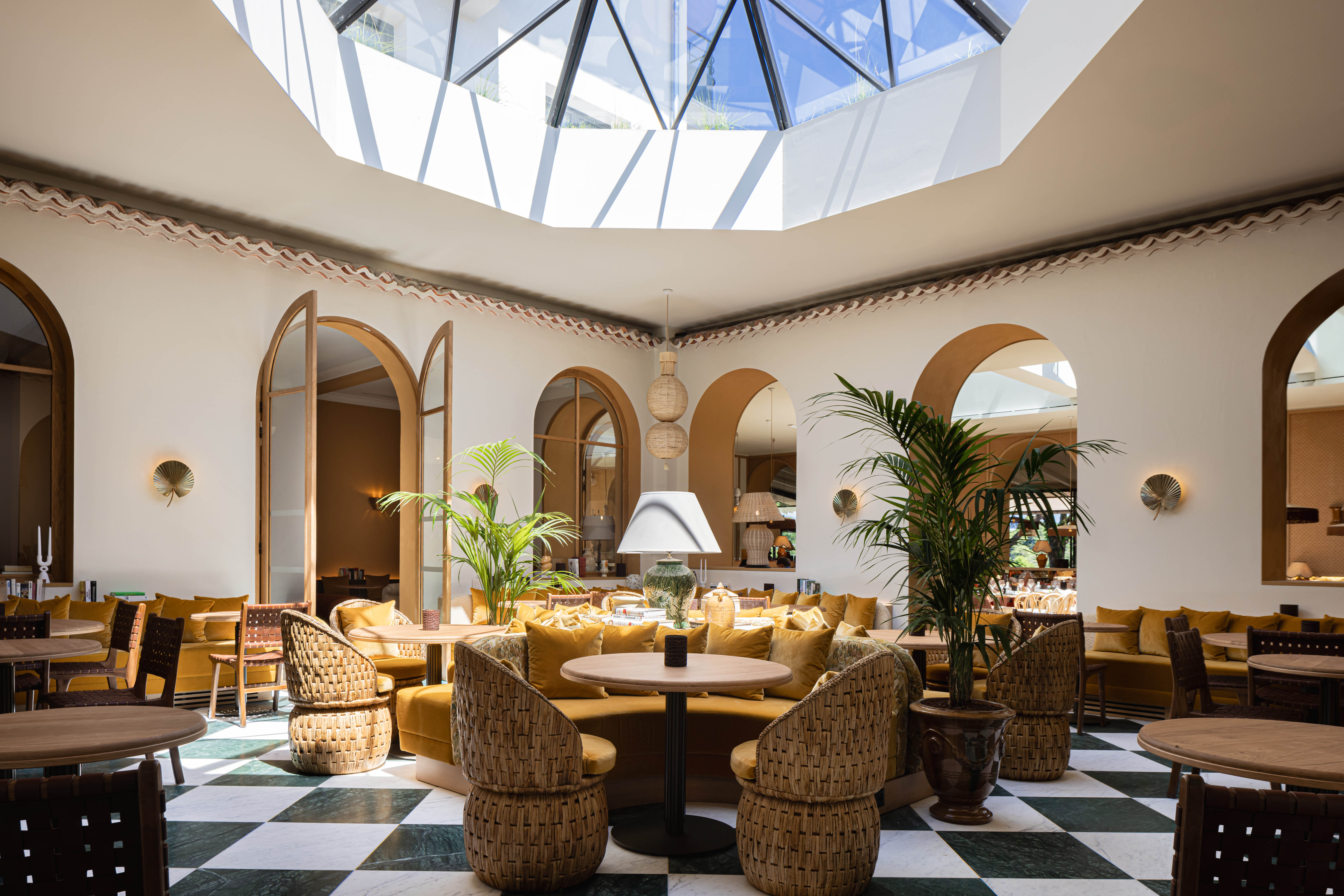 Salle du restaurant Maison Chiberta à Anglet, ambiance élégante