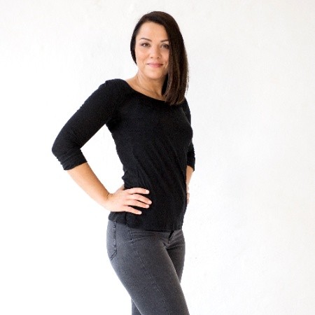 Porträt von Franziska Anne Dohnert, Senior Manager Marketing bei Ponyvhütchen Naturalkosmetik