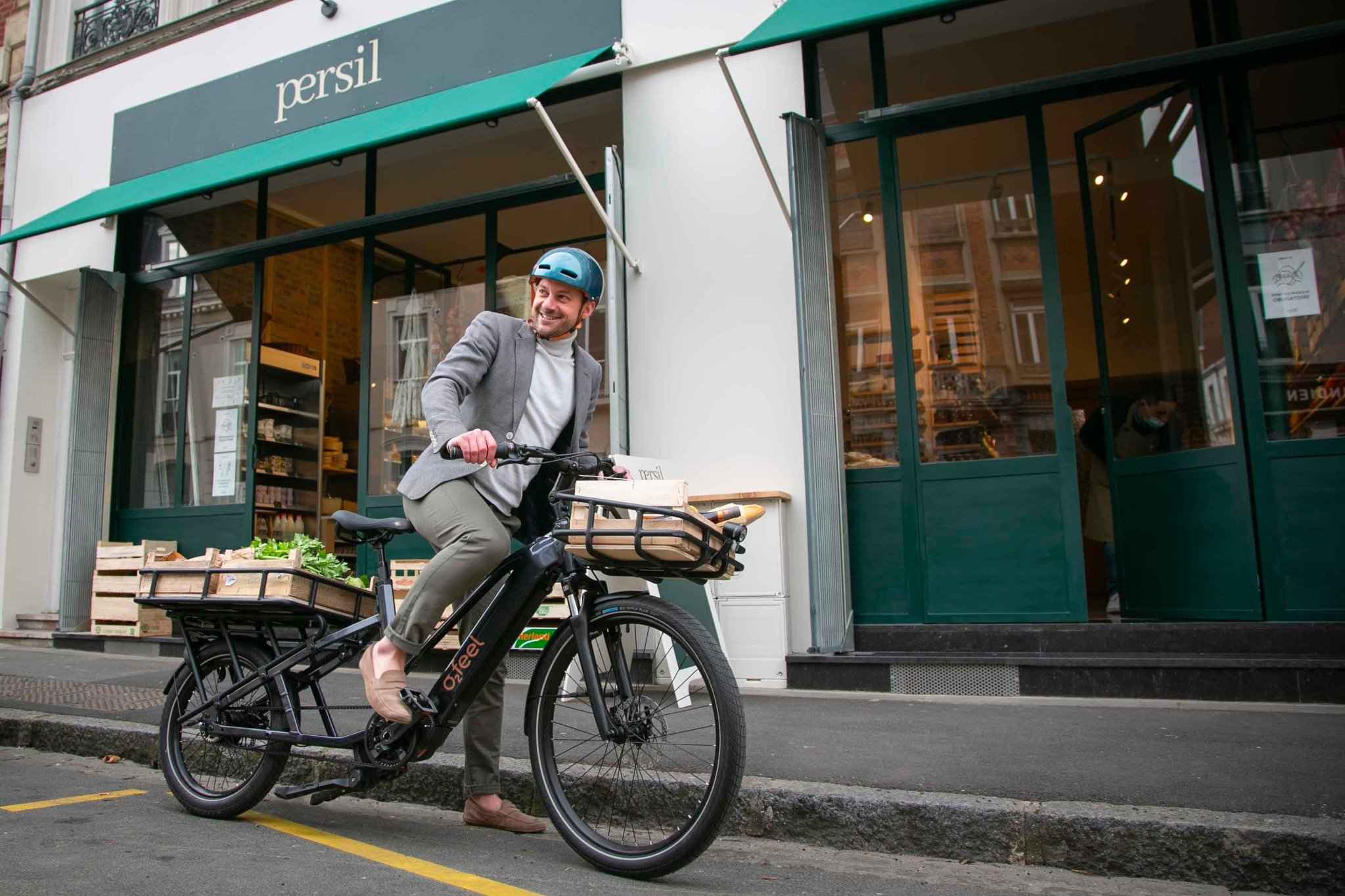 Livraison urbaine avec vélo de fonction Equo 3 O2Feel, un vélo entreprise pratique pour le transport en ville