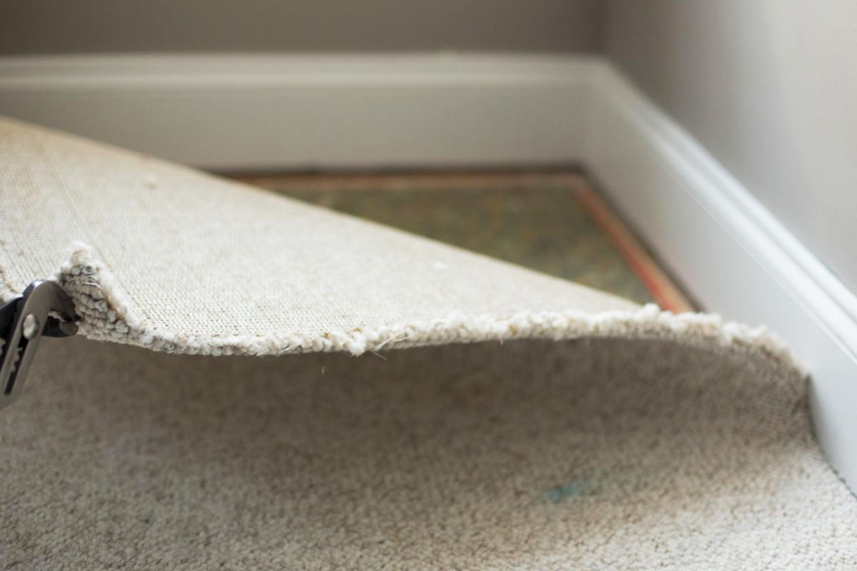 Uplift and Disposal service remove old carpet