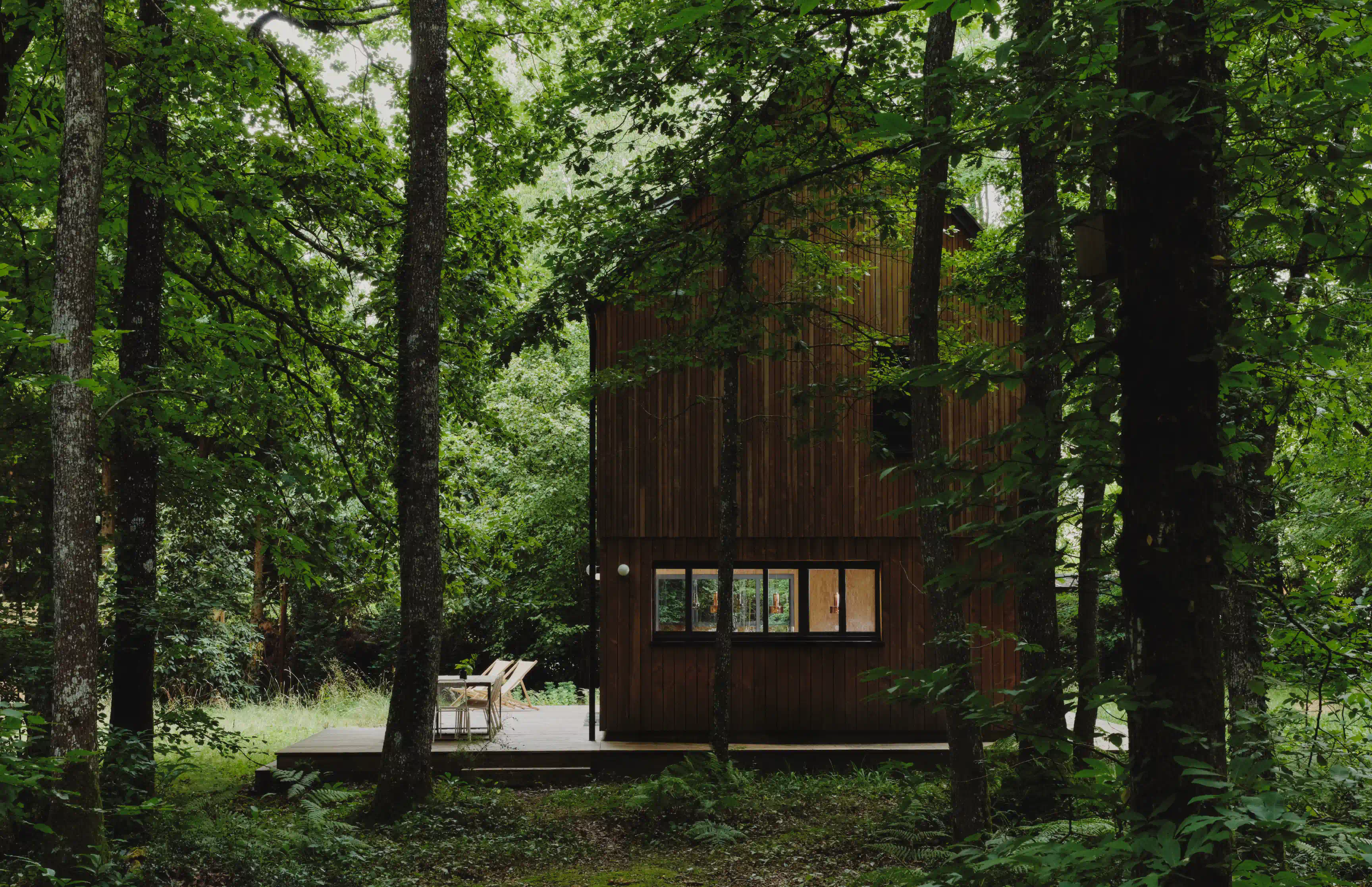 Maison d'architecte dans les bois