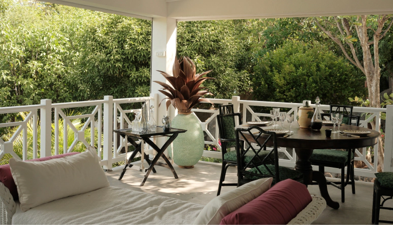 Villa à Saint Martin, cuisine équipée ouverte sur la nature