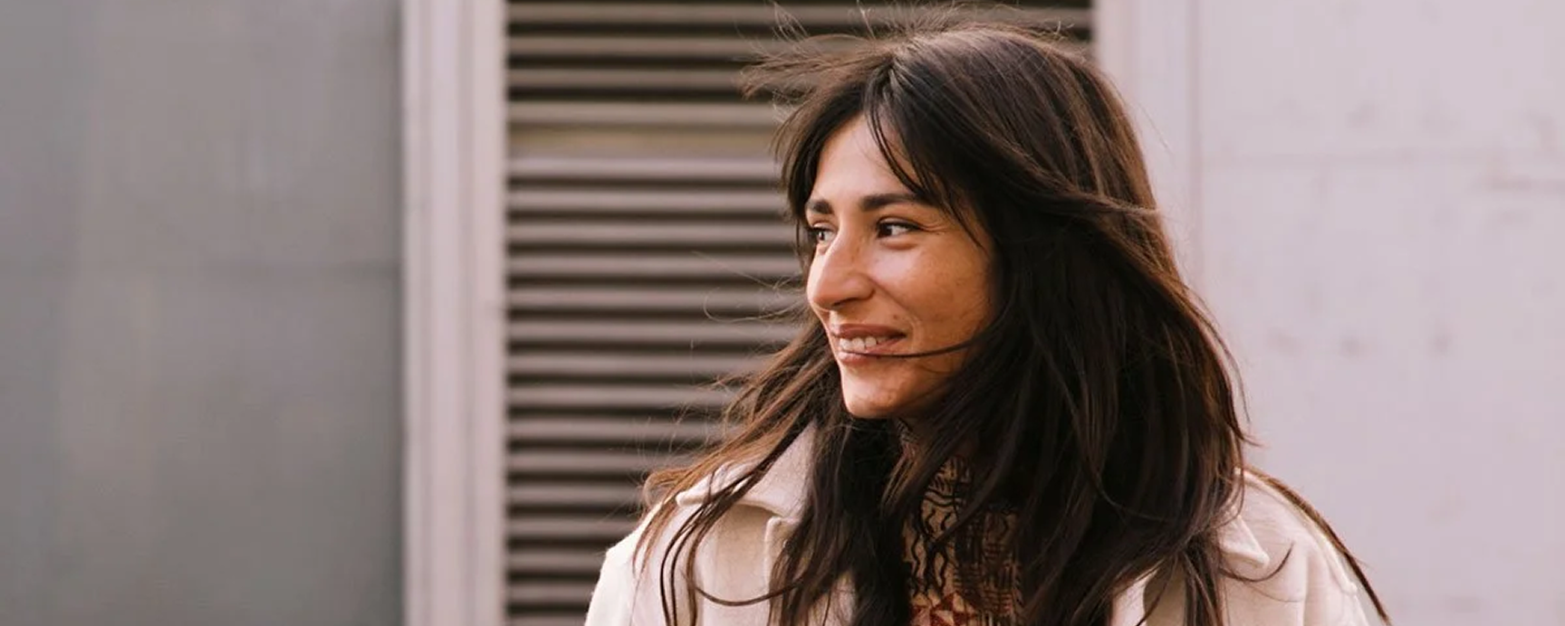 Portrait de Léa Coutaye, fondatrice du Yogascope, pour sa sélection d'adresses exclusives sur The Host.