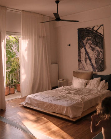 Découvrez l'appartement de la designer Netta Dror à Exarchia, Athènes : une adresse d'artiste testée et approuvée par The Host