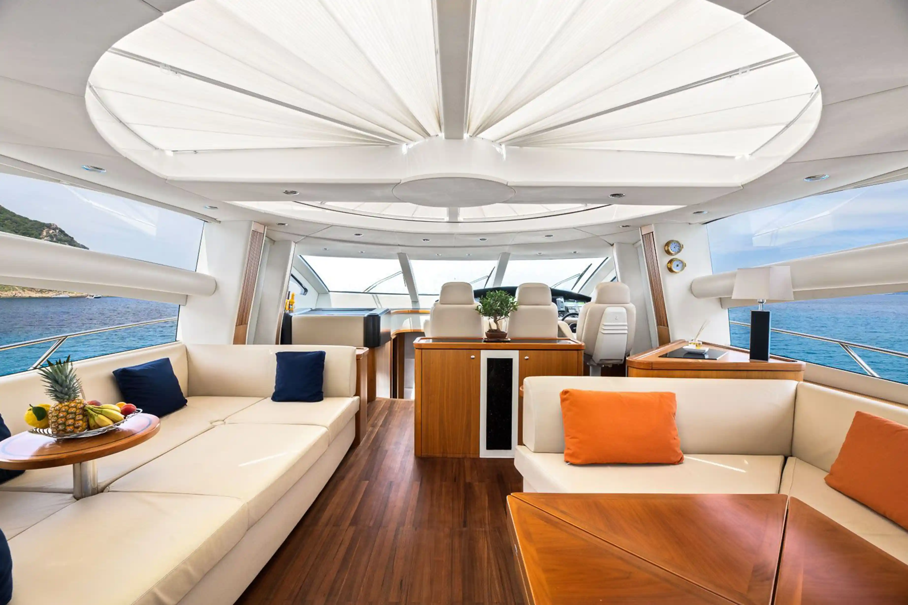 Intérieur Sunseeker Predator 82