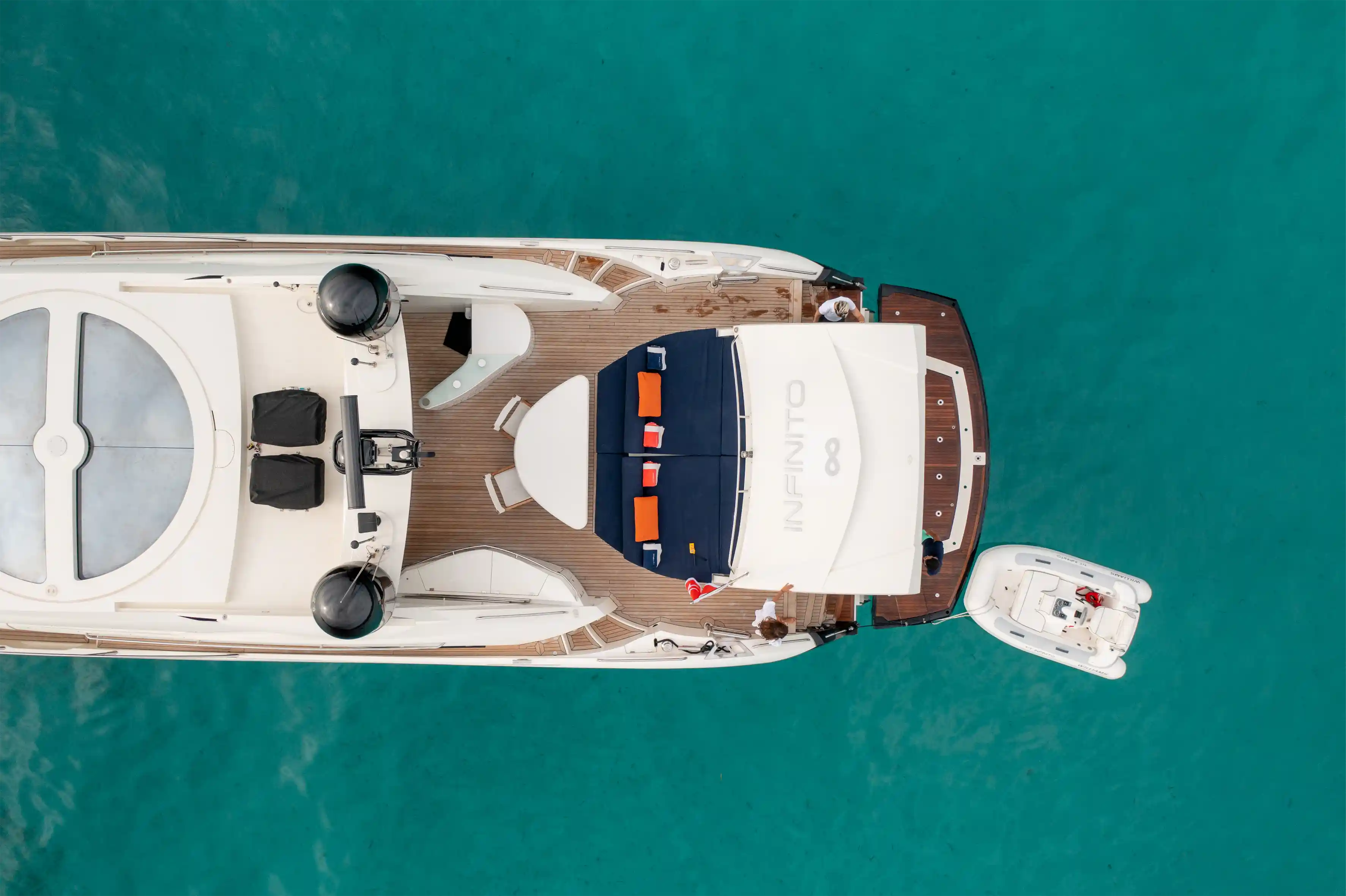 Vue arrière Sunseeker Predator 82