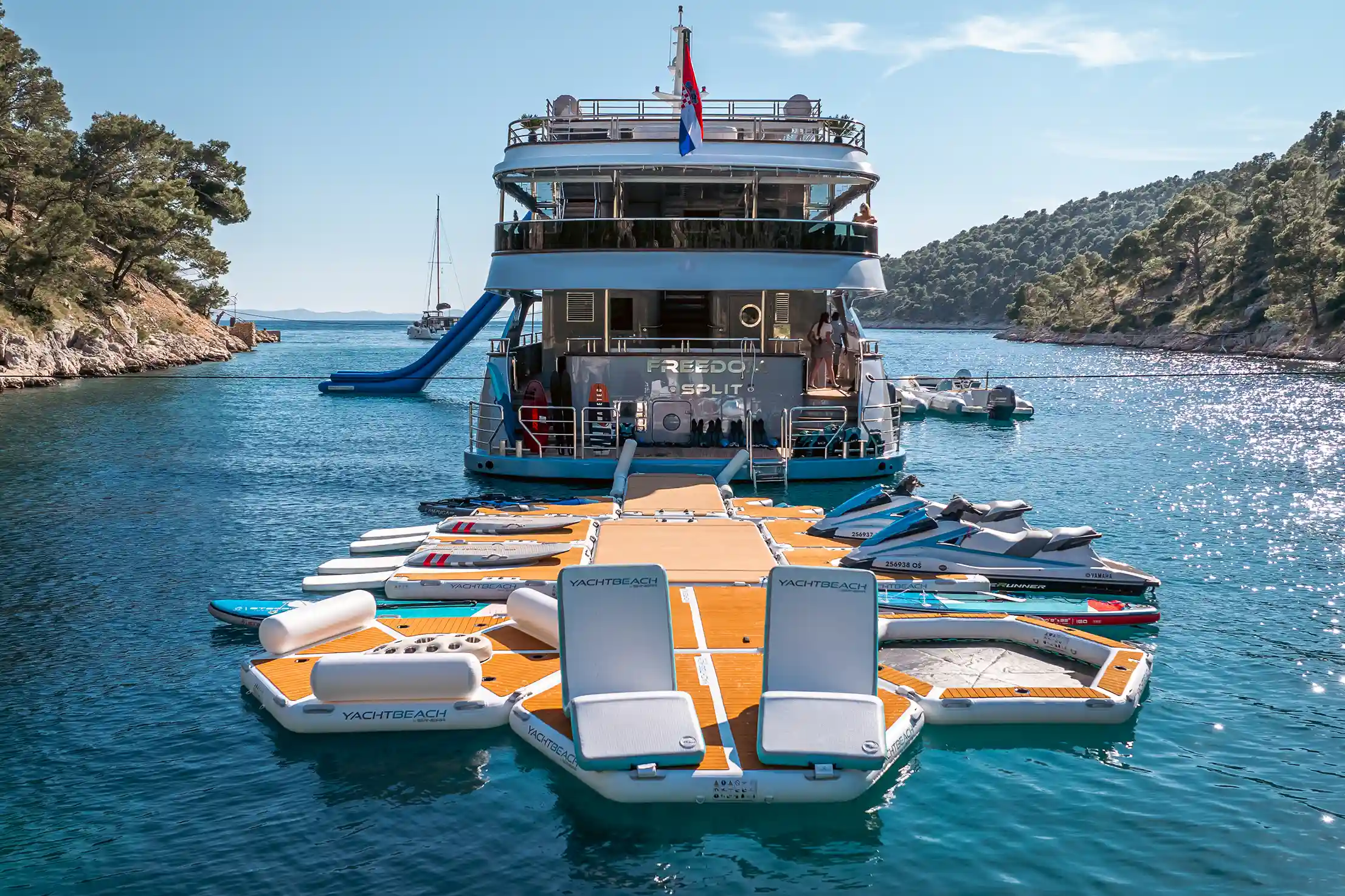 Yacht Freedom