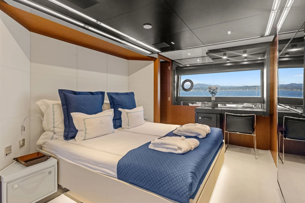 Yacht Riva Argo 90