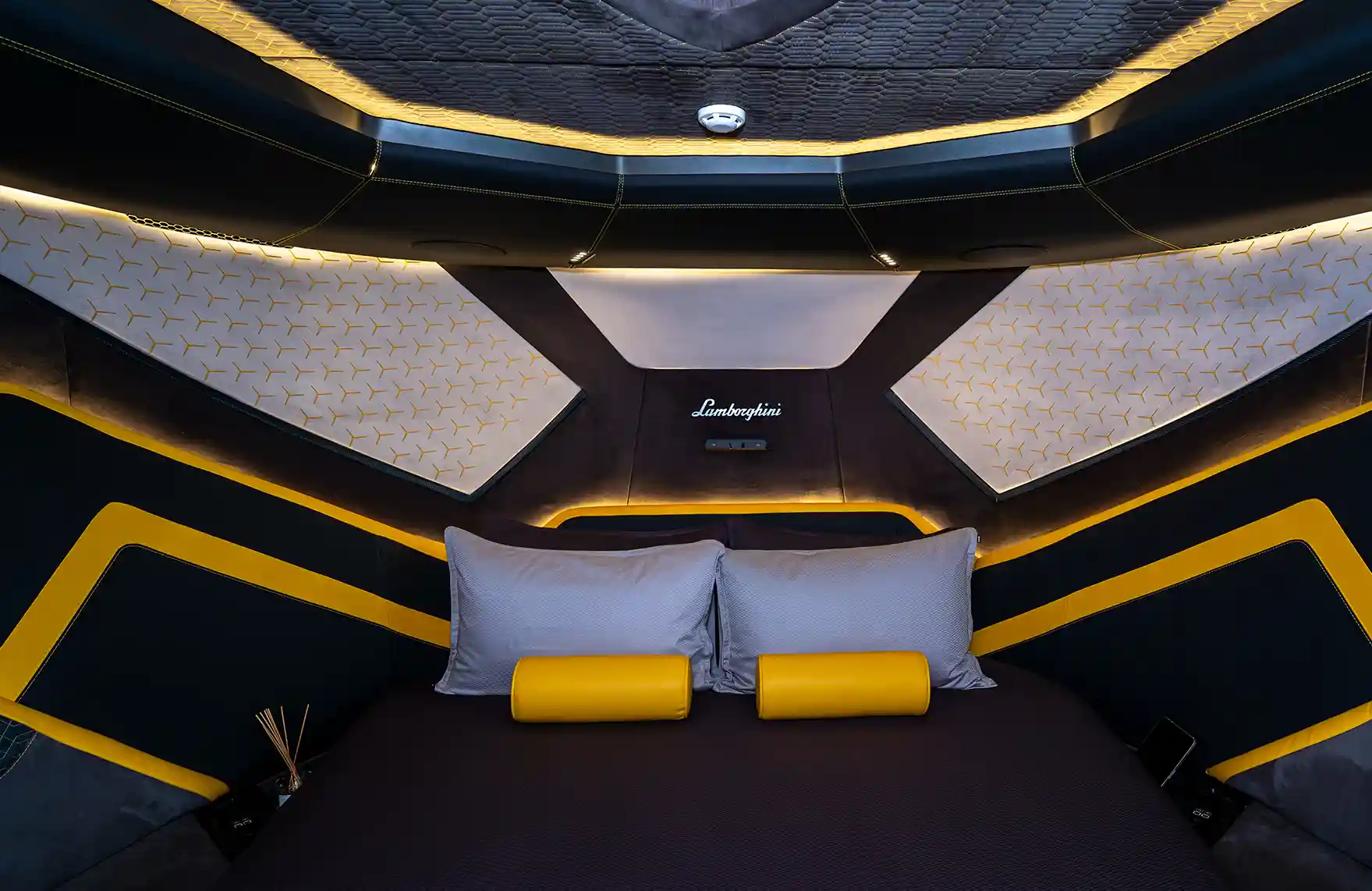 Intérieur yacht de luxe Biancino 3