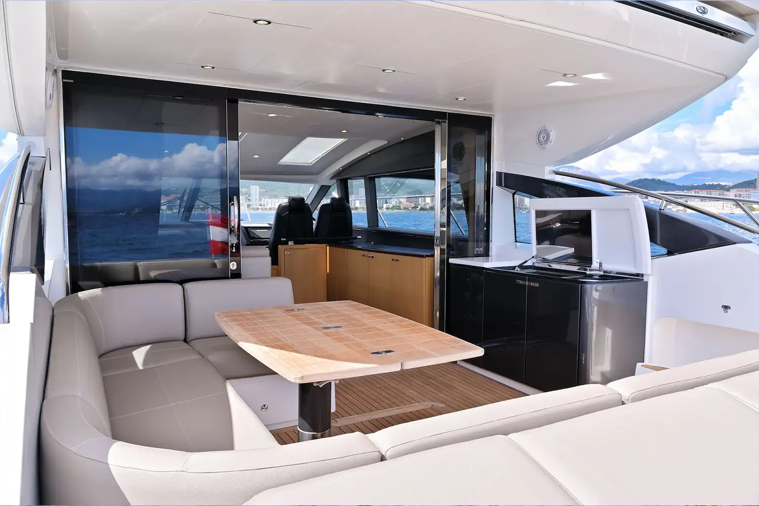 Yacht Princess V57 SPERENZA charter corse