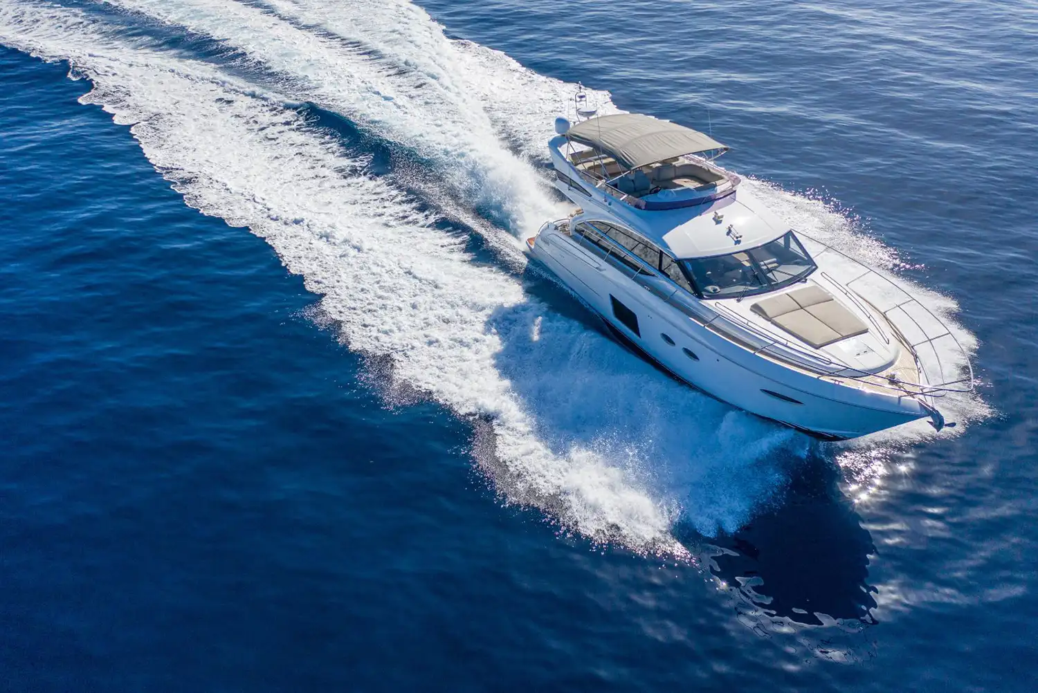 yacht SIR EYDEN charter