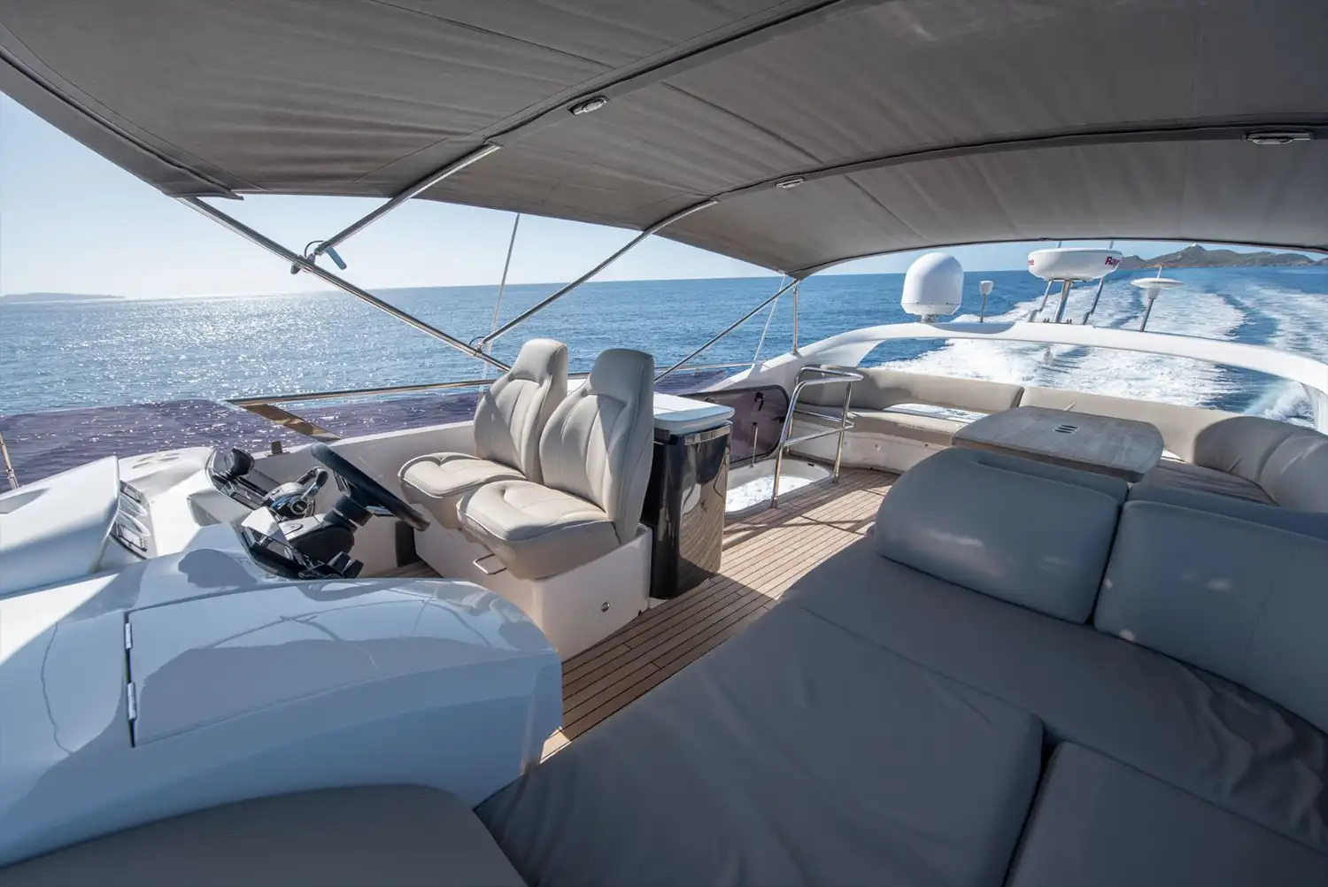 yacht SIR EYDEN charter