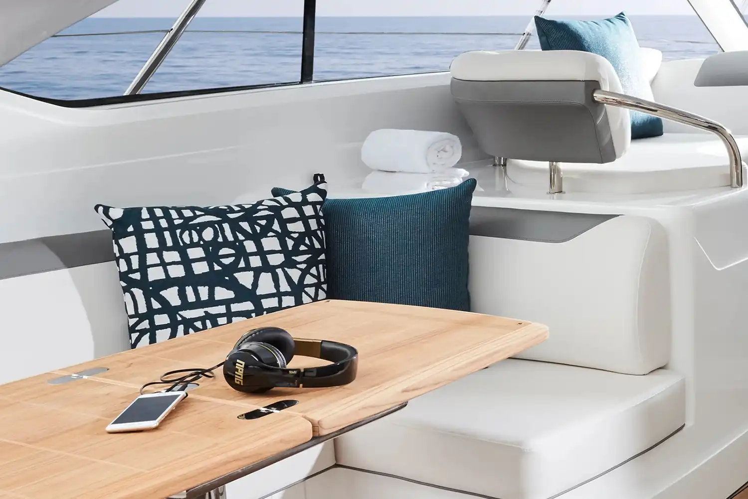 Yacht Princess V40 HESTIA