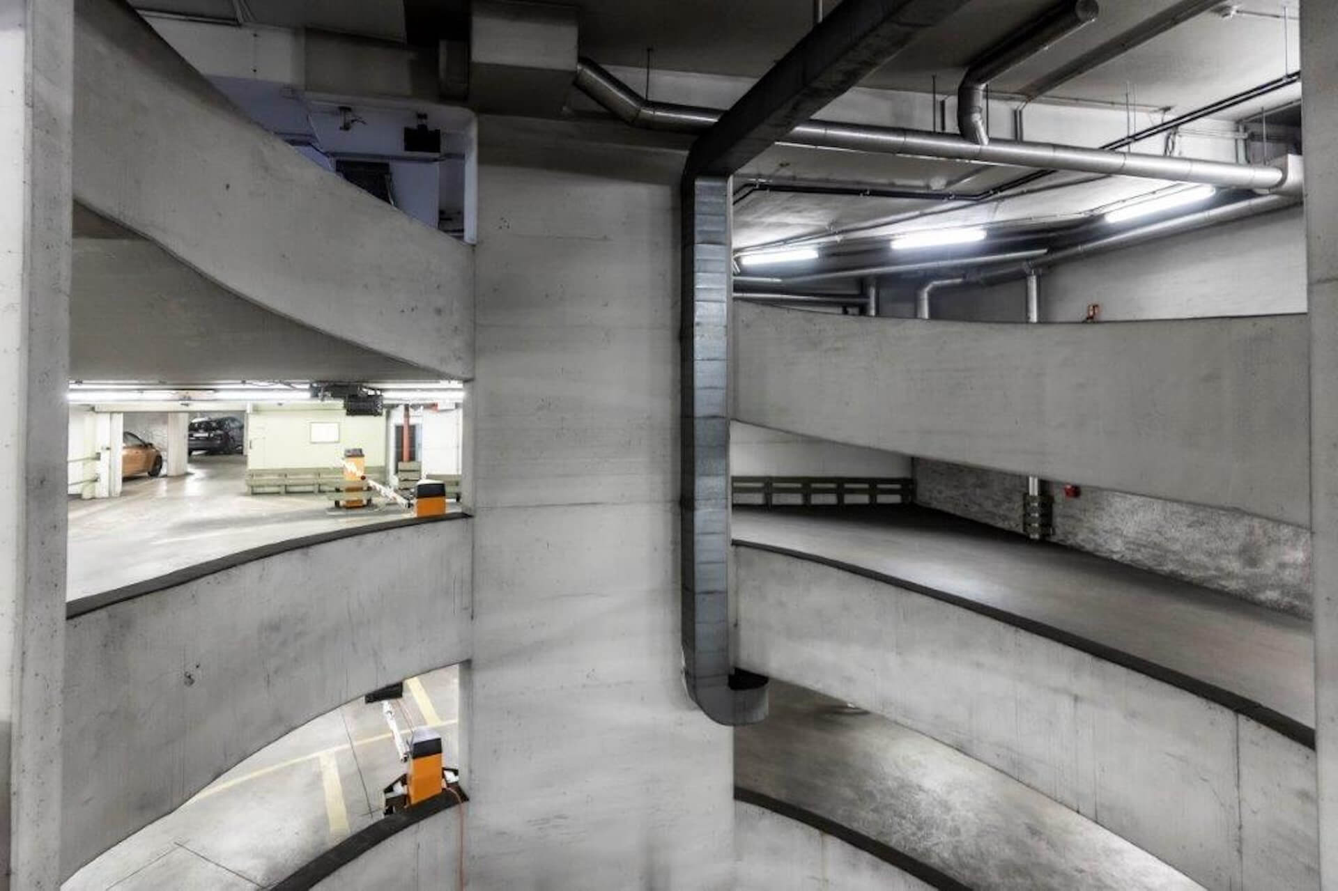 Zufahrtsbereich einer Tiefgarage in Wien während Umbauarbeiten
