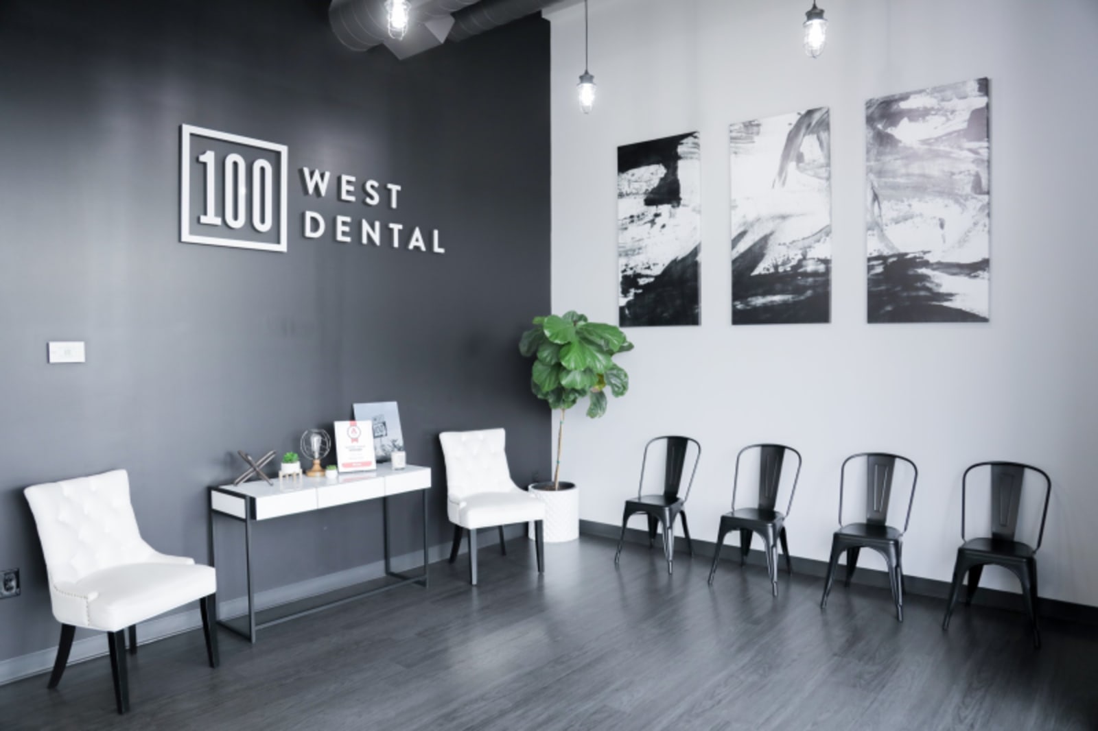Modern dental treatment room with equipment and welcoming aesthetic