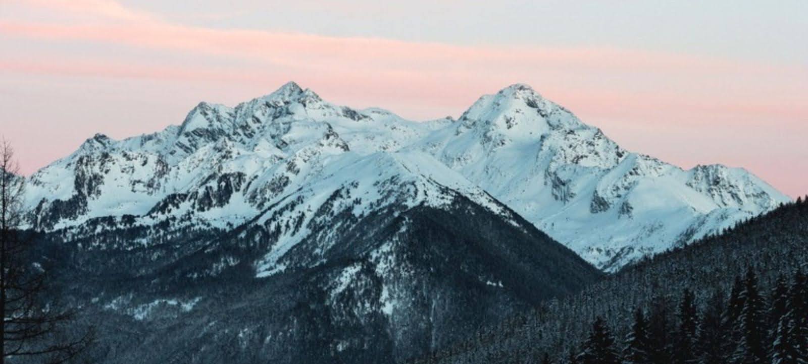 13 Trekking Essentials You Must Carry for Every Trek