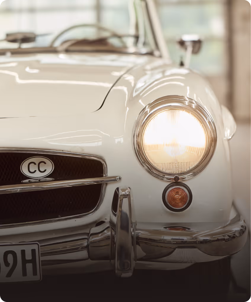 Frontansicht eines klassischen Fahrzeugs als Bestandteil einer professionellen Oldtimer-Bewertung.