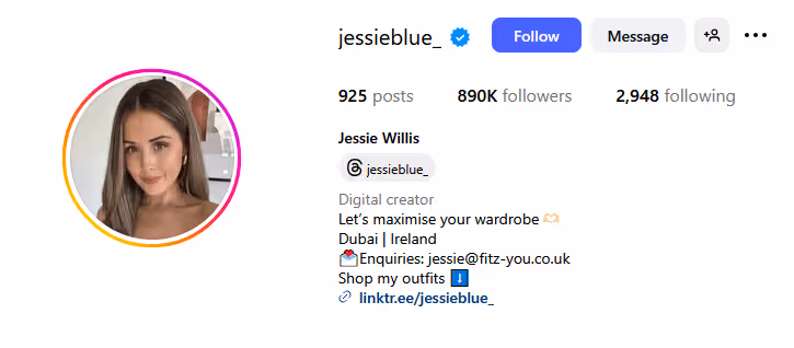 Jessie WillisBio: a fashion and lifestyle blogger.