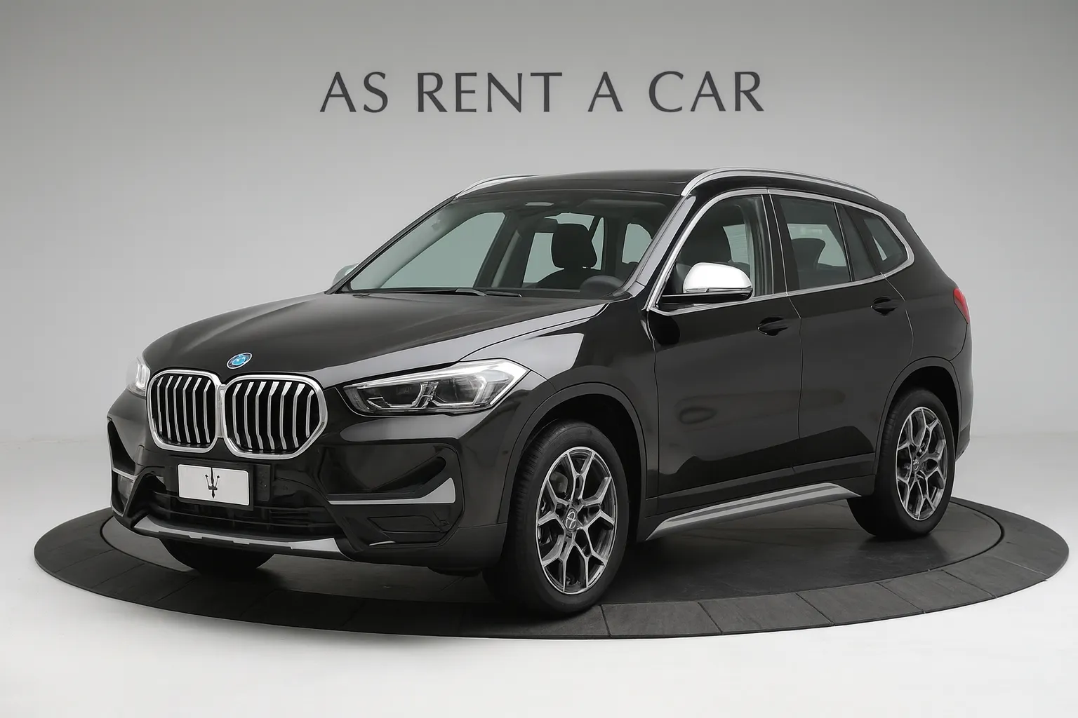 BMW X1 xDrive20d 4x4 bei AS Rent a Car. Komfortabler Allrad-SUV mit Automatik – zuverlässig auf Schweizer Strassen und Pässen.