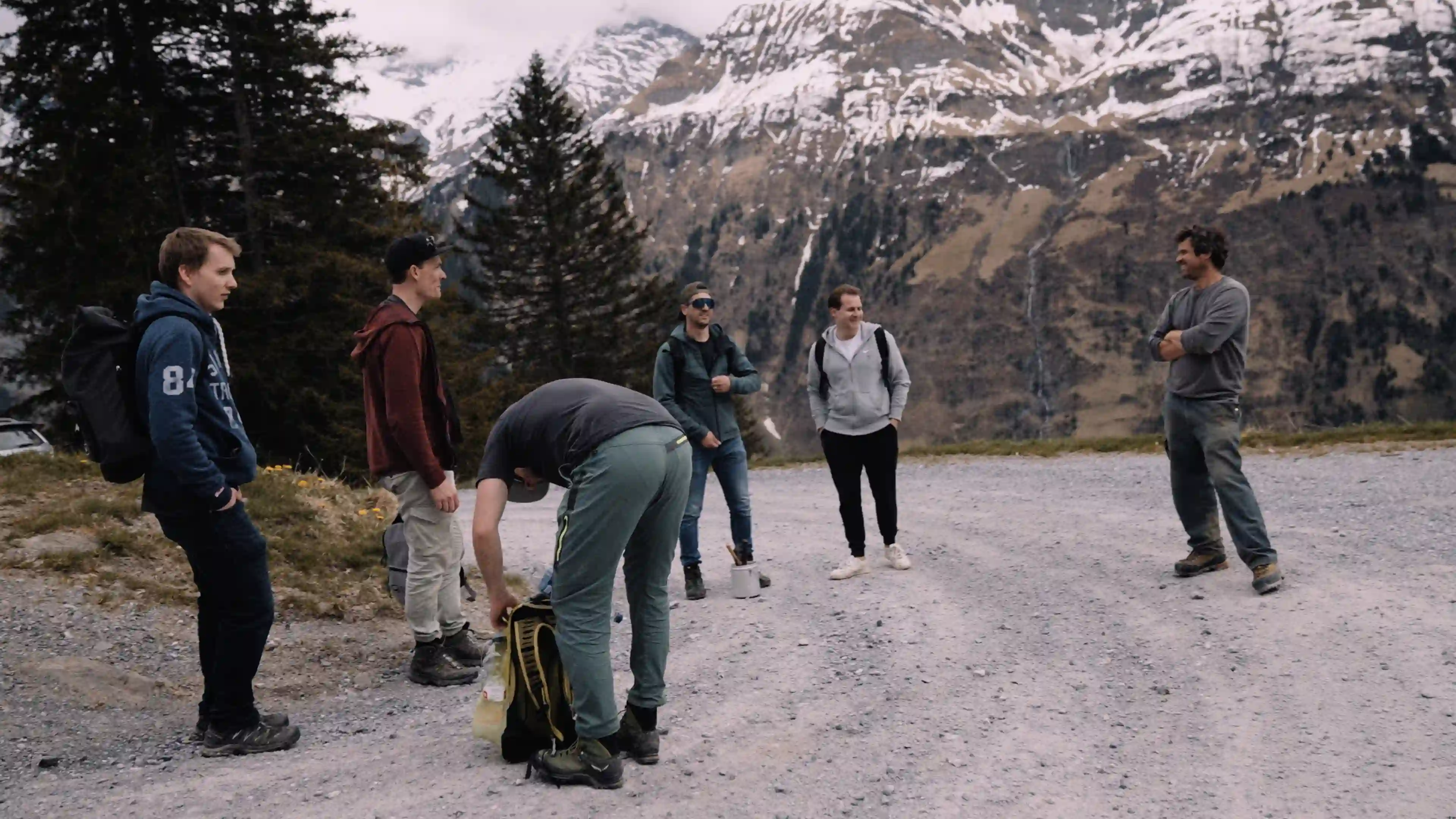 Business Transaction Volunteering Tag. Alp Embächli, Team