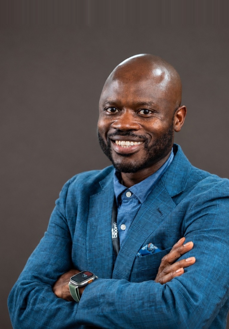 Dr. Emanuel Vincent