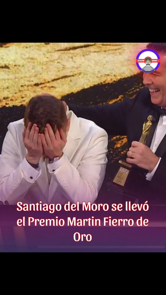 Santiago del Moro con el Martín Fierro de Oro