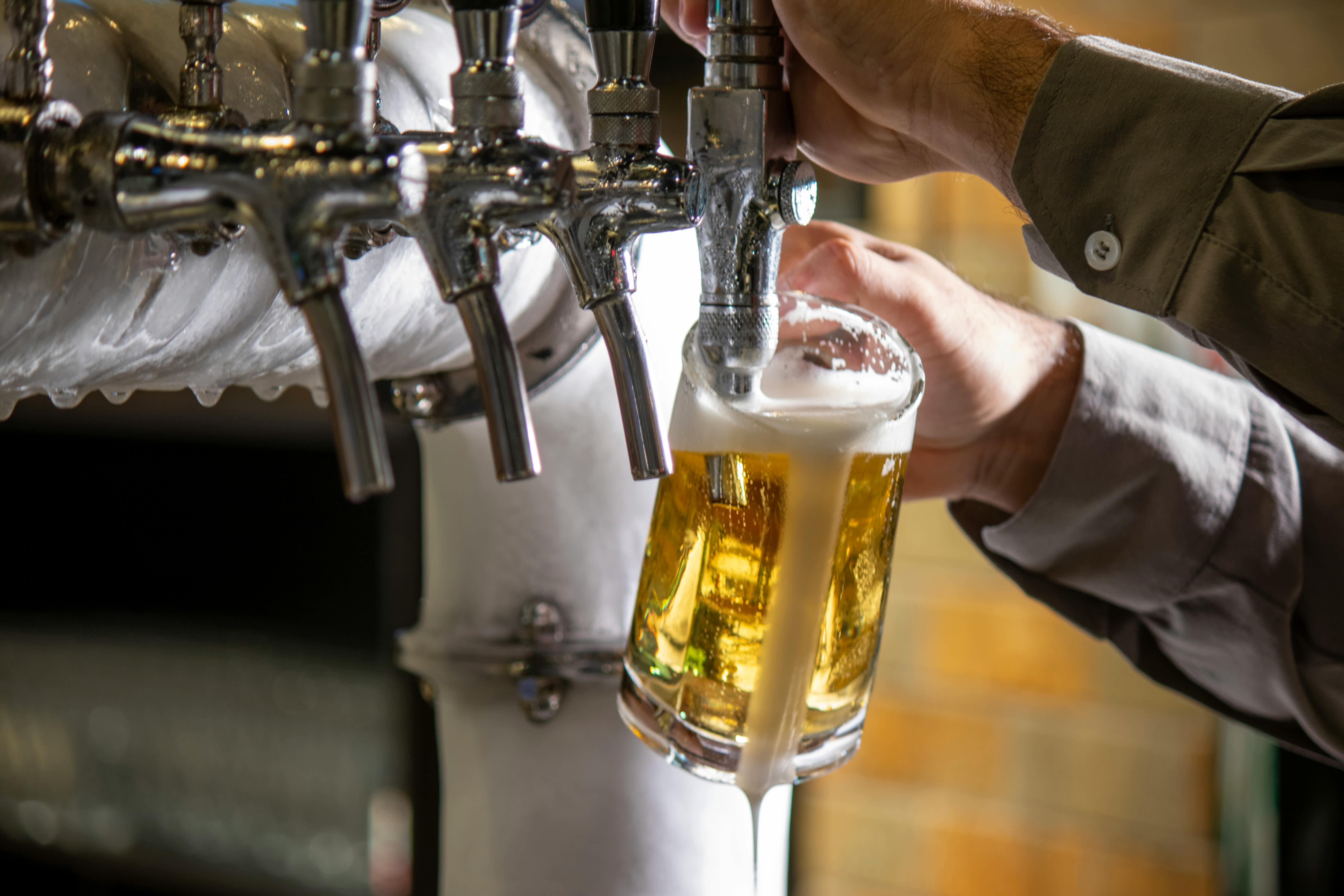 Instalación de Barras de Cerveza